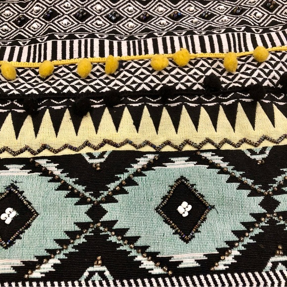 Striped tote with tassel - Picture 3 of 8